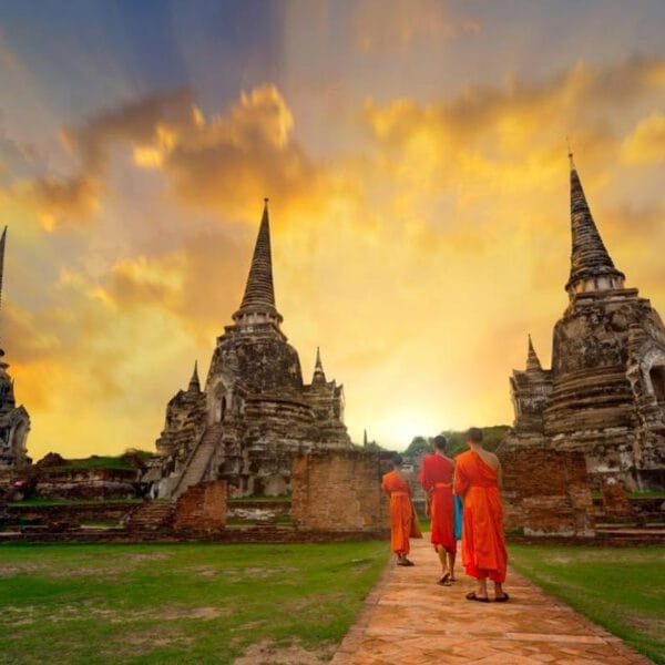 Discover Vietnam +Cambodia +Laos in 23 days - the Adventure to Indochina