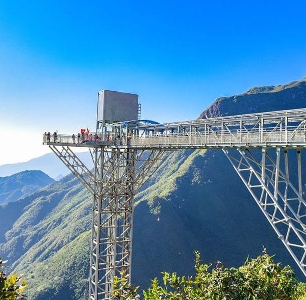 Rong May Glass Bridge