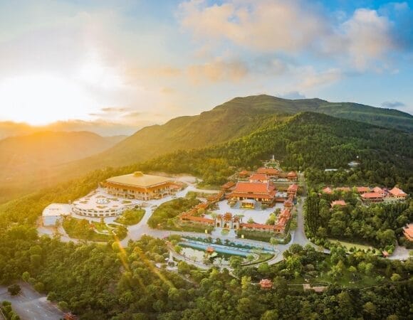 Ba Vang Pagoda: Within the greatest Northern Vietnamese Buddhist center