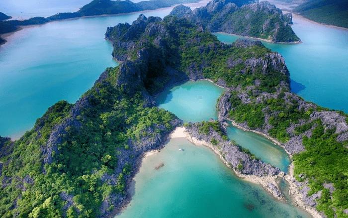 Bai Tu Long Bay Vietnam