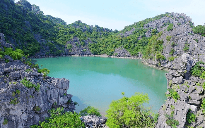 Bai Tu Long National Park