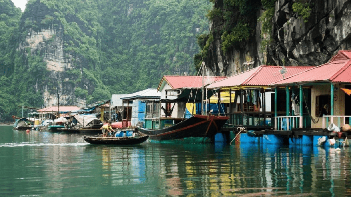 Cong Dam fishing village