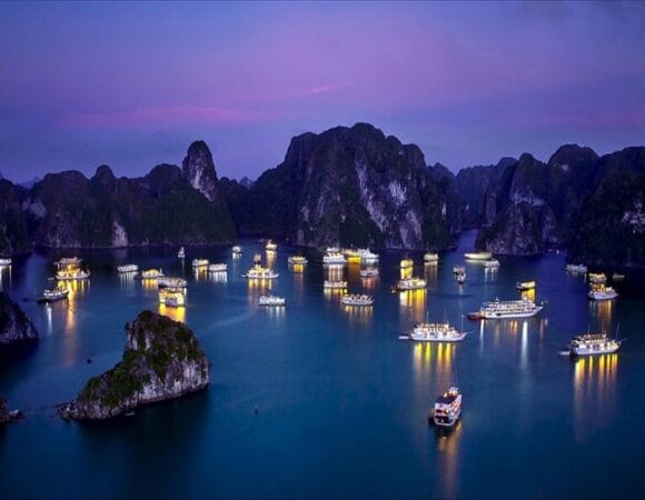 Halong Bay Viet Nam: Tourist information and travel guide