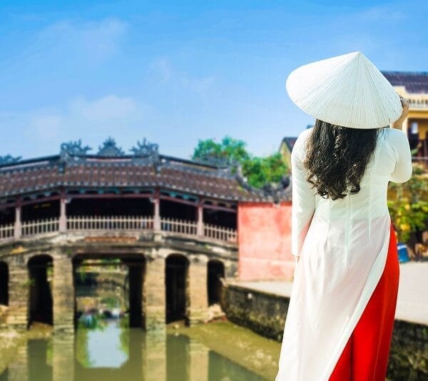 Chua Cau is one of the attractive tourist destinations in Hoi An 