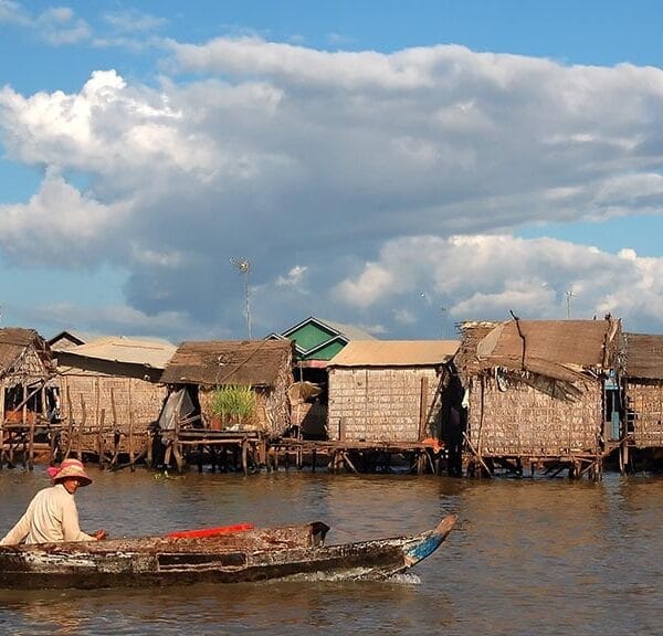 the floating communities on the Tonle Sap River