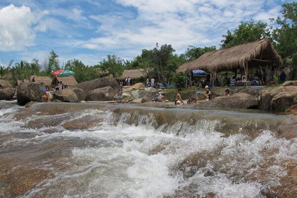 Waterland Suoi Thach Lam