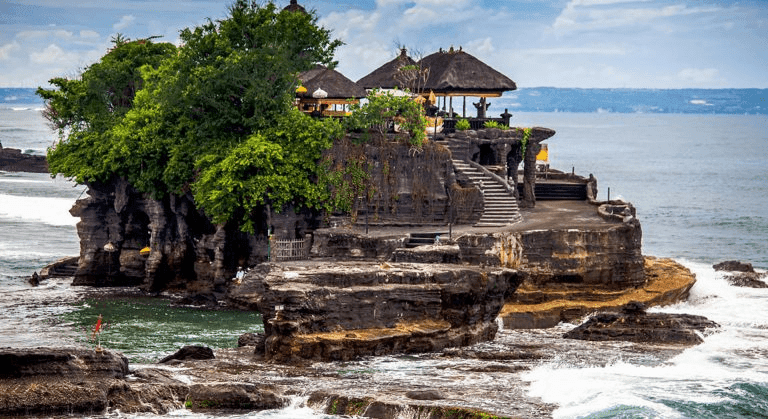 Opening hours and ticket prices to visit Tanah Lot temple