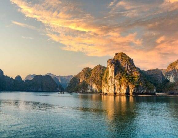 How to get to HaLong Bay from Noi Bai Airport?