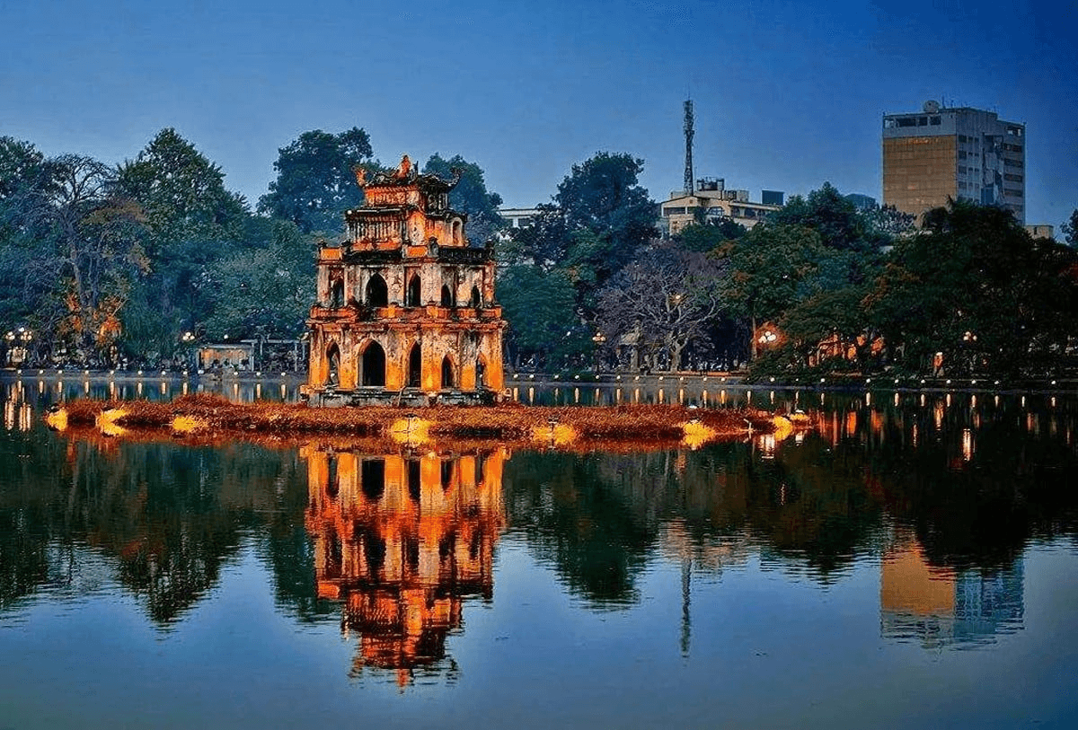 Visit Hoan Kiem Lake when coming to Trang Tien Plaza