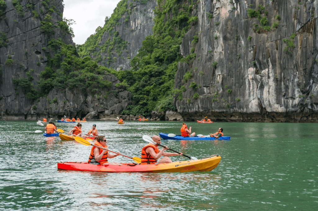 Halong bay things to do - Kayaking
