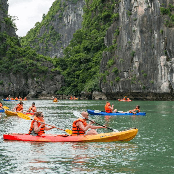 Halong bay things to do - Kayaking