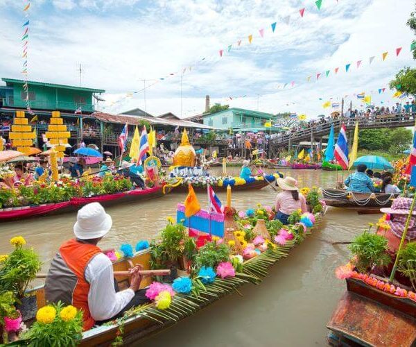 Damnoen Saduak Floating Market