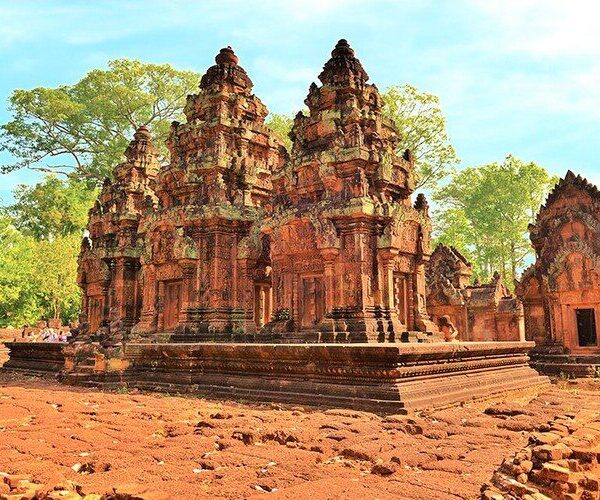 Explore-lesser-visited-temples-on-the-Angor-site-like-Banteay-Srei