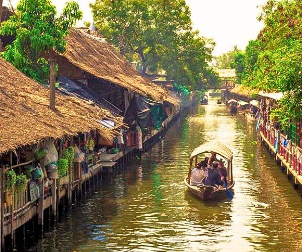 Khlong-Lat-Mayom-Floating-Market