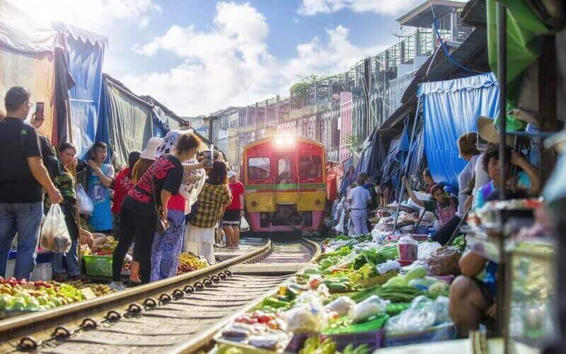 Maeklong-Railway-Market-Bangkok