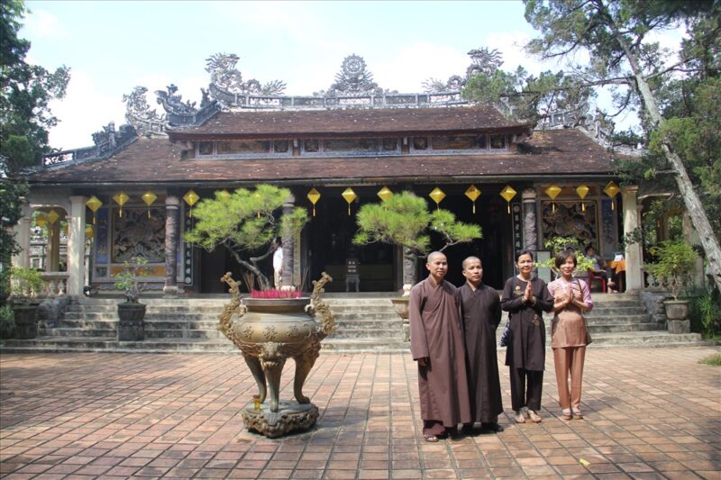 Worship activities at the Tu Hieu Pagoda