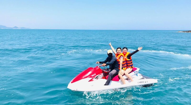 Don’t miss the chance to try thrilling water sports at My Khe Beach