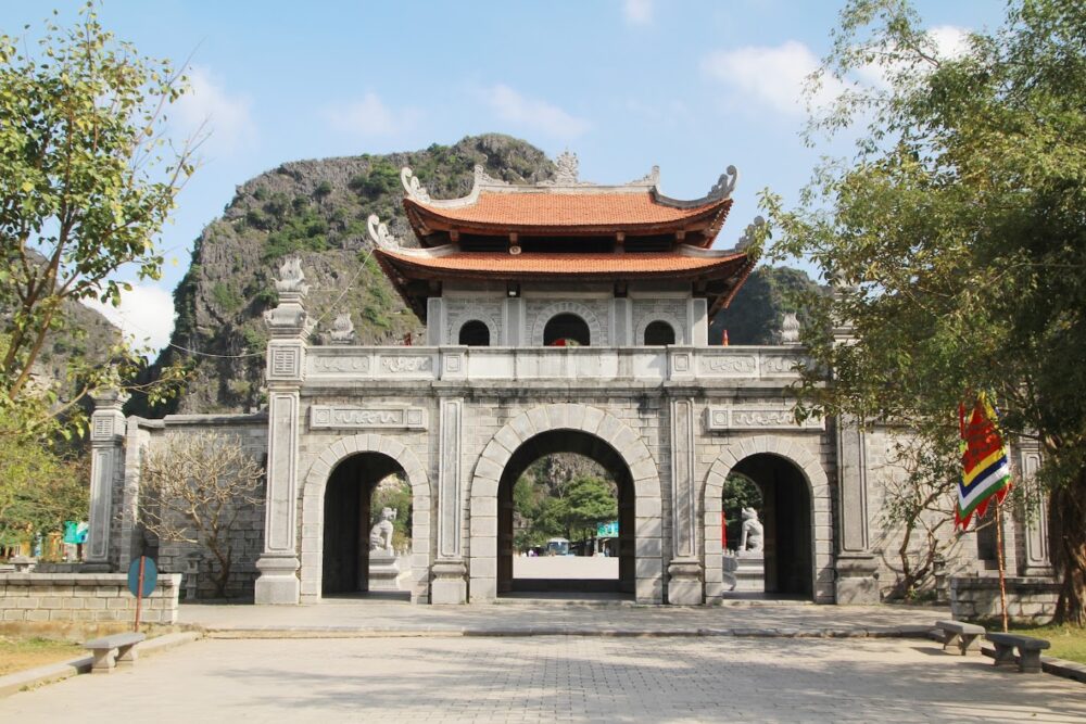 Hoa Lu Monument